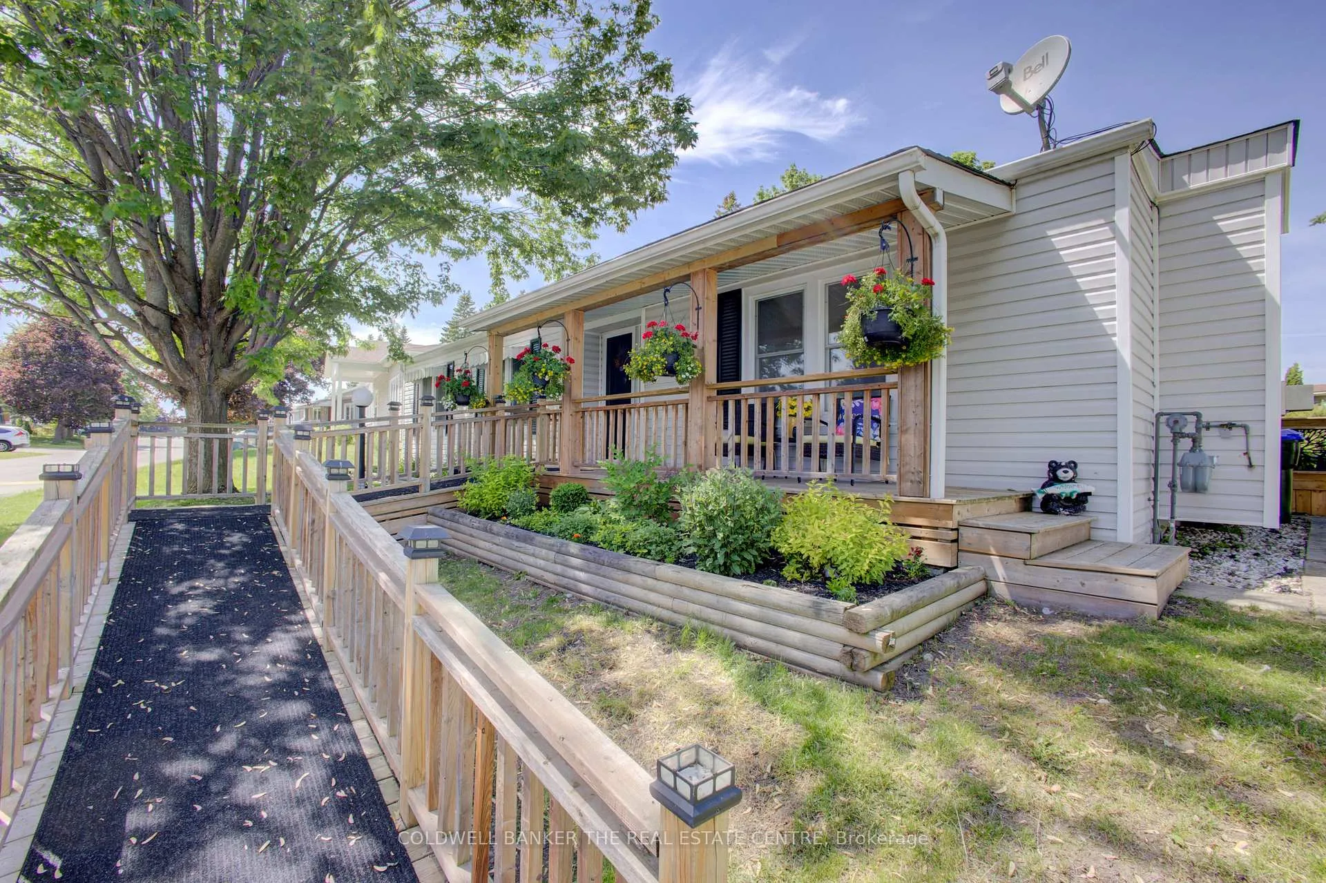 Photo 4 of 36 Linden Lane, Innisfil, Rural Innisfil — HOMEH