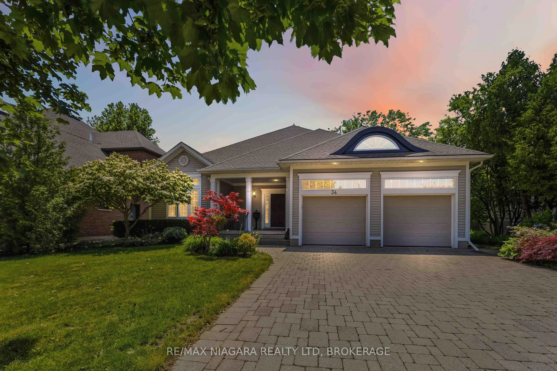 Photo 1 of 34 Sculler's Way, St. Catharines, Martindale Pond — HOMEH