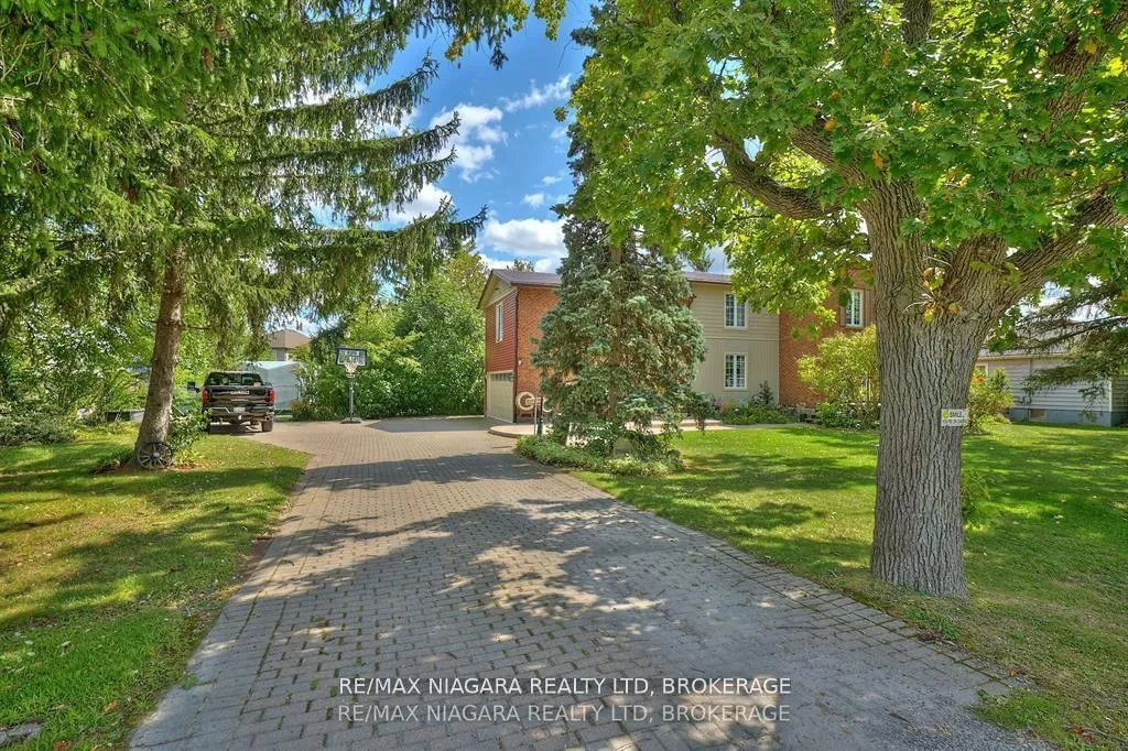 Photo 3 of 7060 Garner Road, Niagara Falls, Forestview — HOMEH