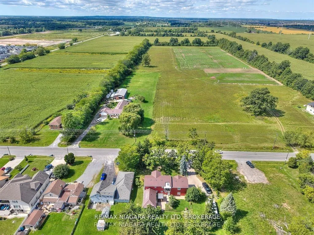 Photo 4 of 7060 Garner Road, Niagara Falls, Forestview — HOMEH