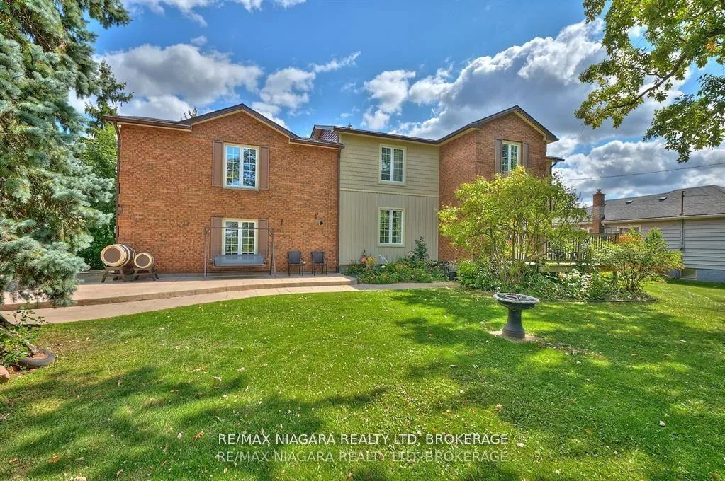 Photo 6 of 7060 Garner Road, Niagara Falls, Forestview — HOMEH