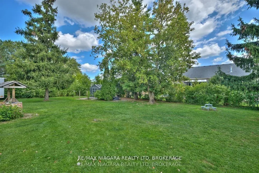 Photo 9 of 7060 Garner Road, Niagara Falls, Forestview — HOMEH
