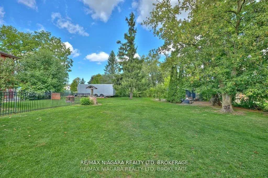 Photo 11 of 7060 Garner Road, Niagara Falls, Forestview — HOMEH
