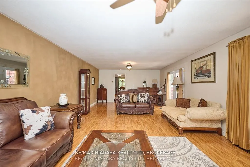 Photo 15 of 7060 Garner Road, Niagara Falls, Forestview — HOMEH