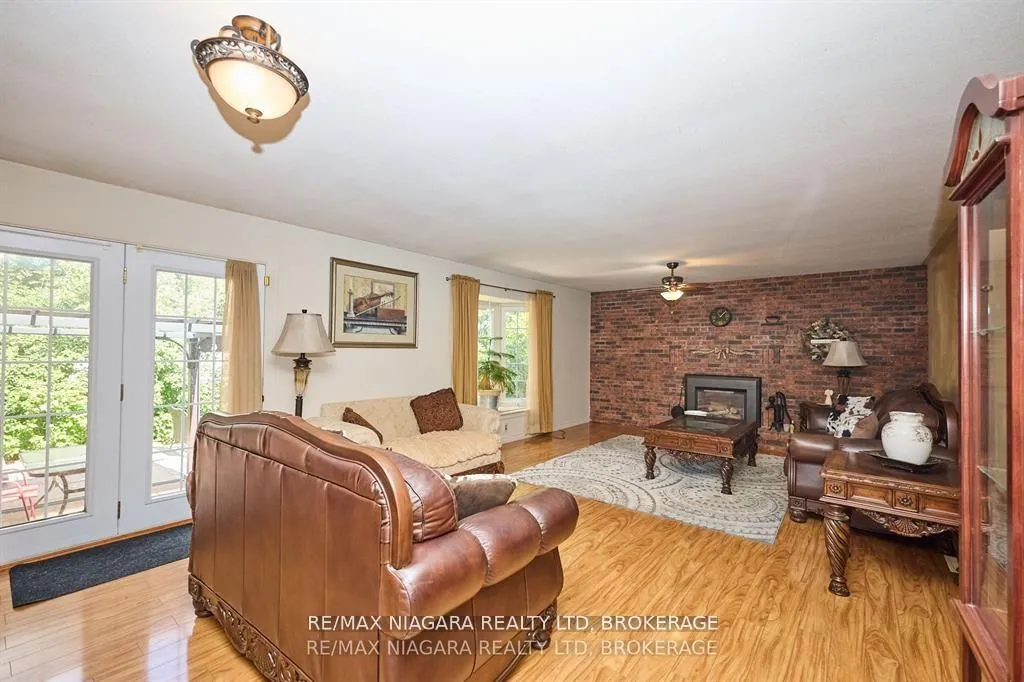 Photo 17 of 7060 Garner Road, Niagara Falls, Forestview — HOMEH