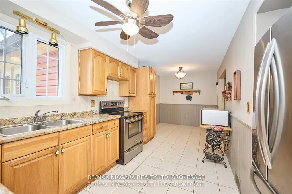 Photo 23 of 7060 Garner Road, Niagara Falls, Forestview — HOMEH