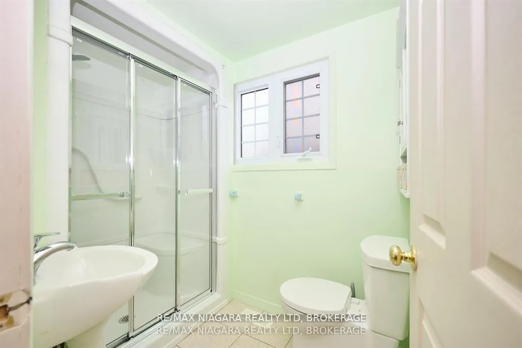 Photo 32 of 7060 Garner Road, Niagara Falls, Forestview — HOMEH