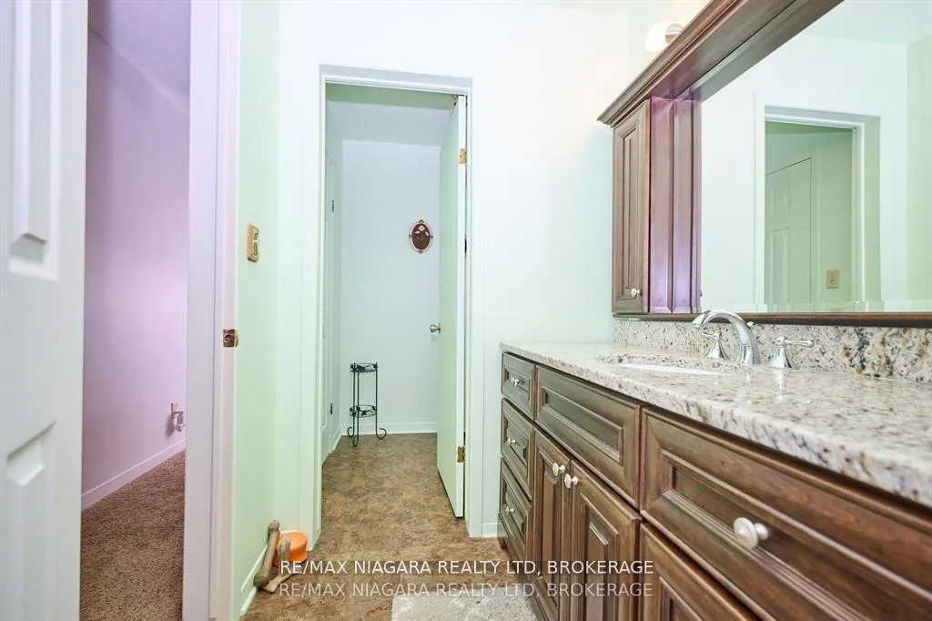 Photo 33 of 7060 Garner Road, Niagara Falls, Forestview — HOMEH