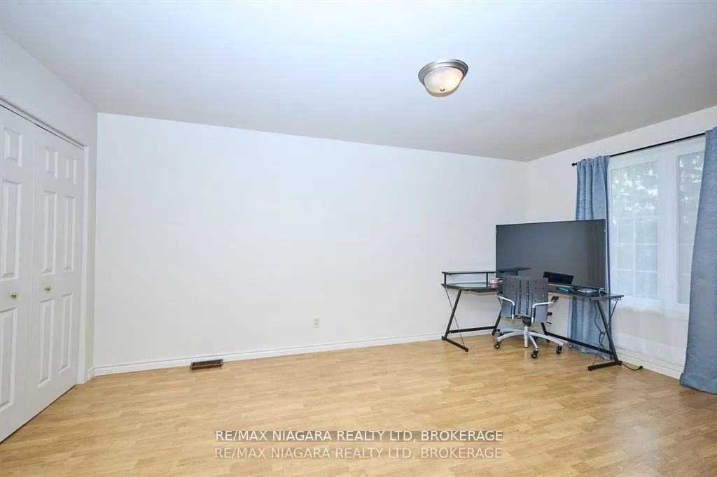 Photo 36 of 7060 Garner Road, Niagara Falls, Forestview — HOMEH