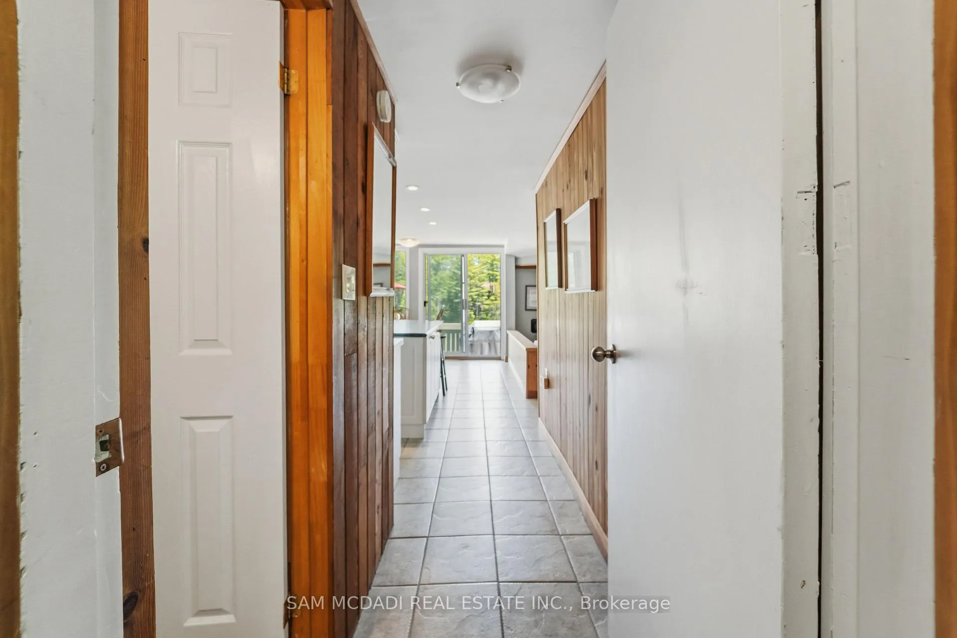 Photo 4 of 11 Pinetree Rd S1, Gravenhurst, Muskoka (S) — HOMEH