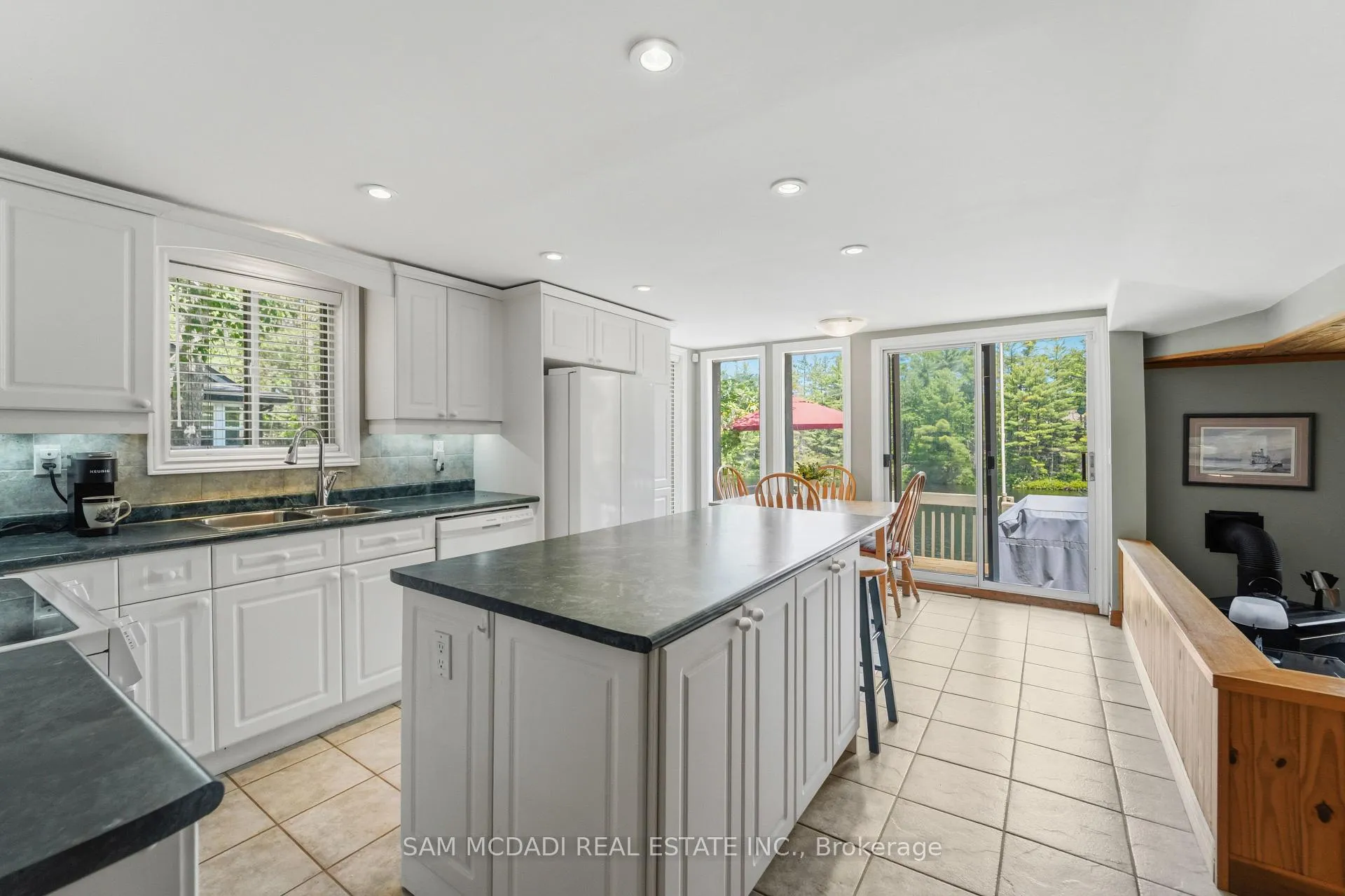 Photo 7 of 11 Pinetree Rd S1, Gravenhurst, Muskoka (S) — HOMEH