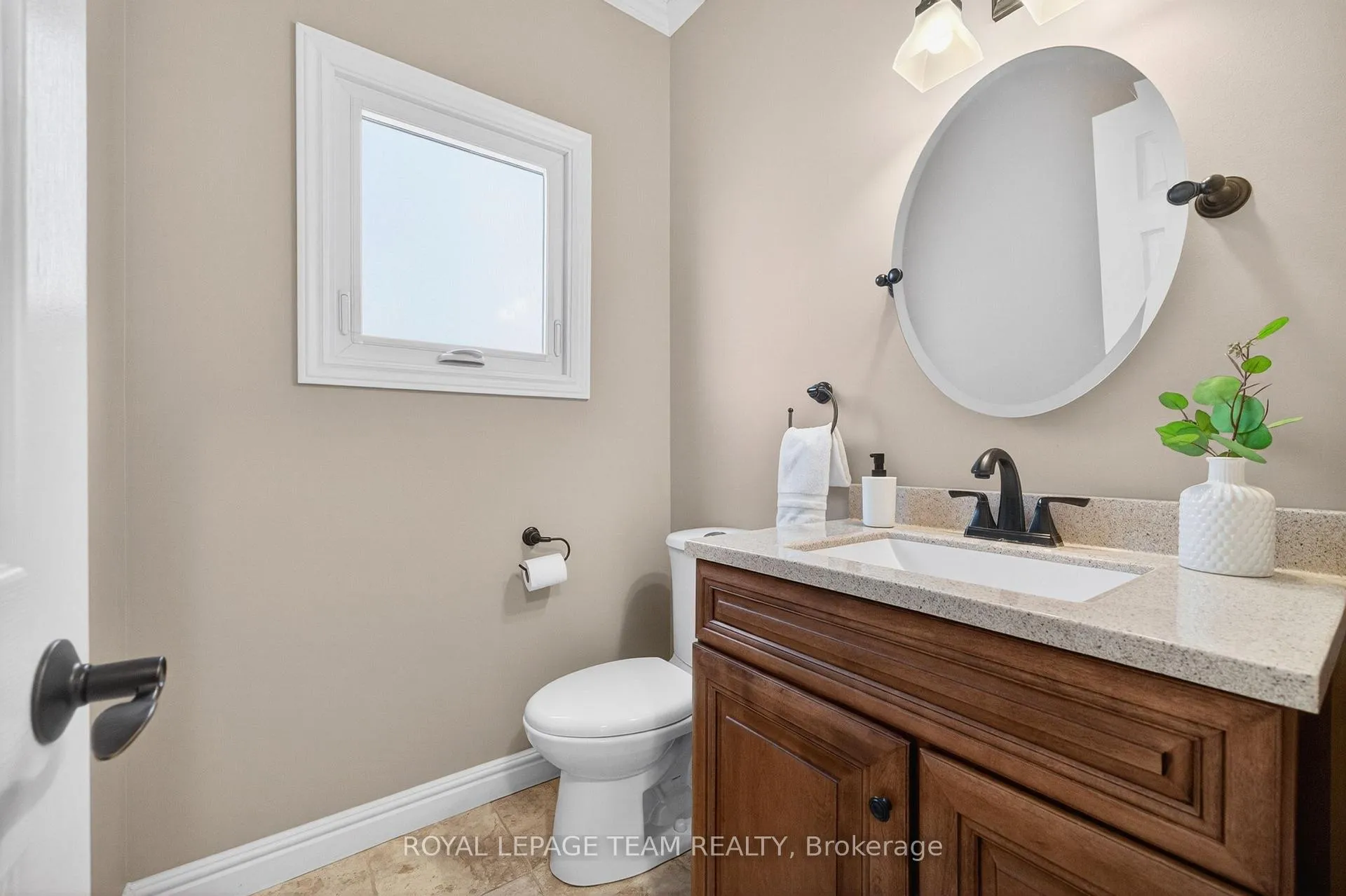 Photo 23 of 29 Mattawa Crescent, Ottawa, Kanata - Bridlewood — HOMEH