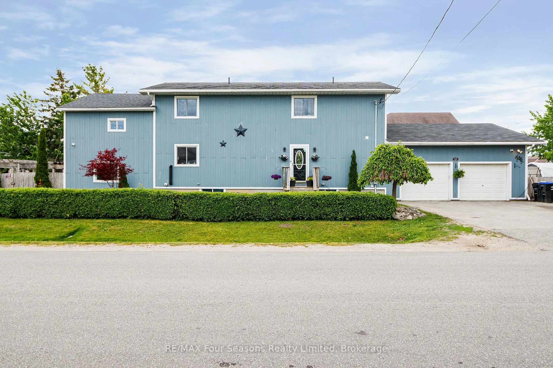 Photo 3 of 228 Centre Street, Clearview, Stayner — HOMEH