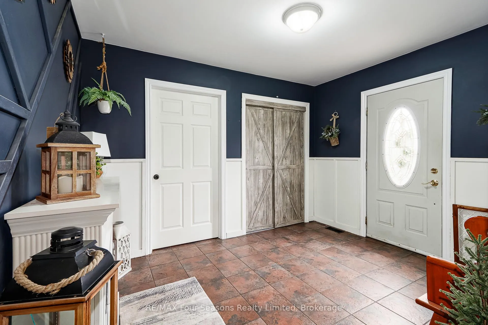Photo 5 of 228 Centre Street, Clearview, Stayner — HOMEH