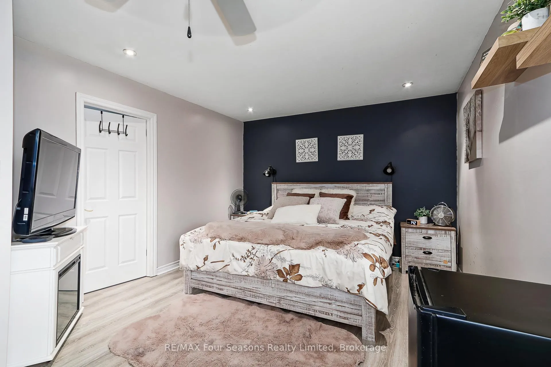 Photo 18 of 228 Centre Street, Clearview, Stayner — HOMEH