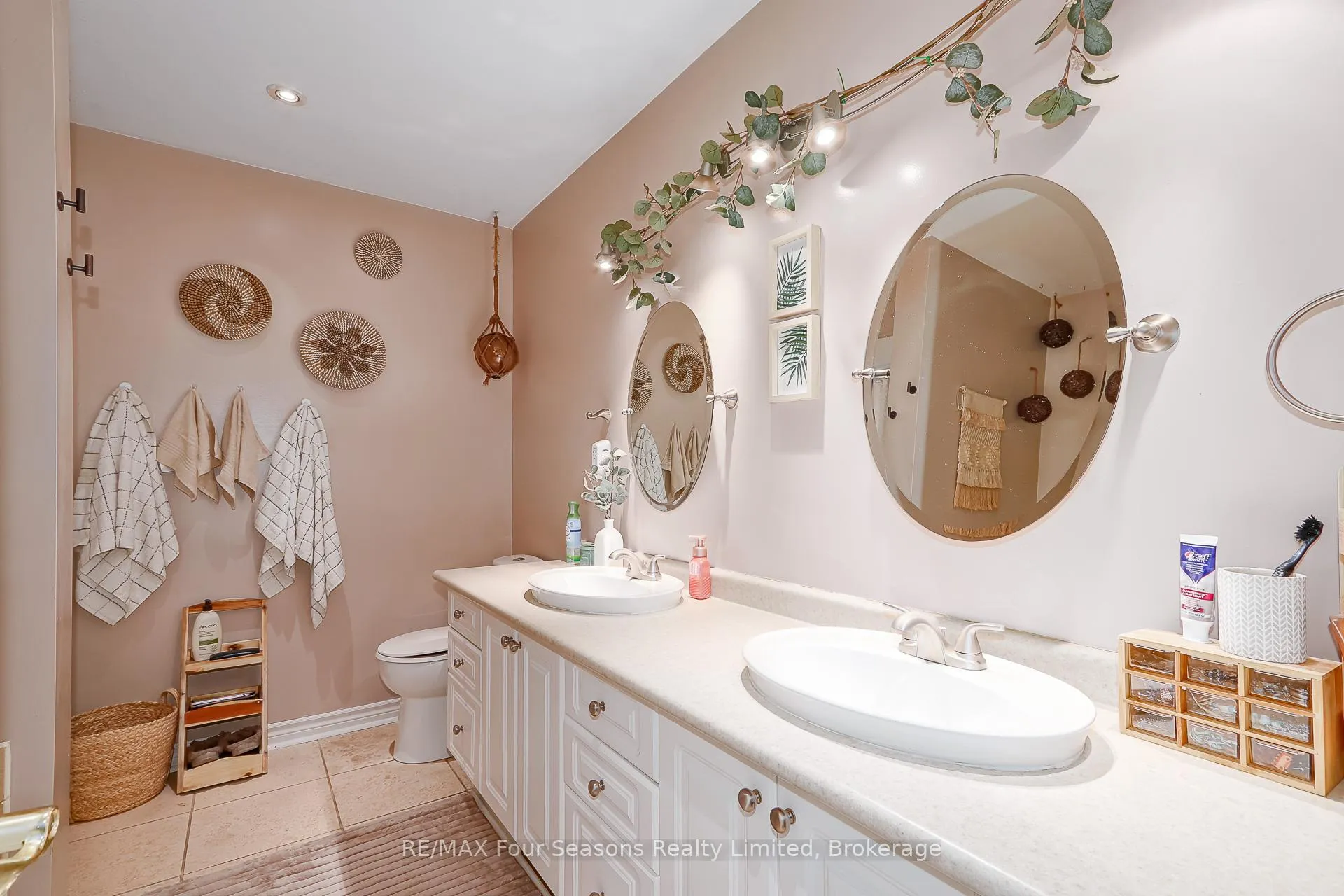 Photo 20 of 228 Centre Street, Clearview, Stayner — HOMEH