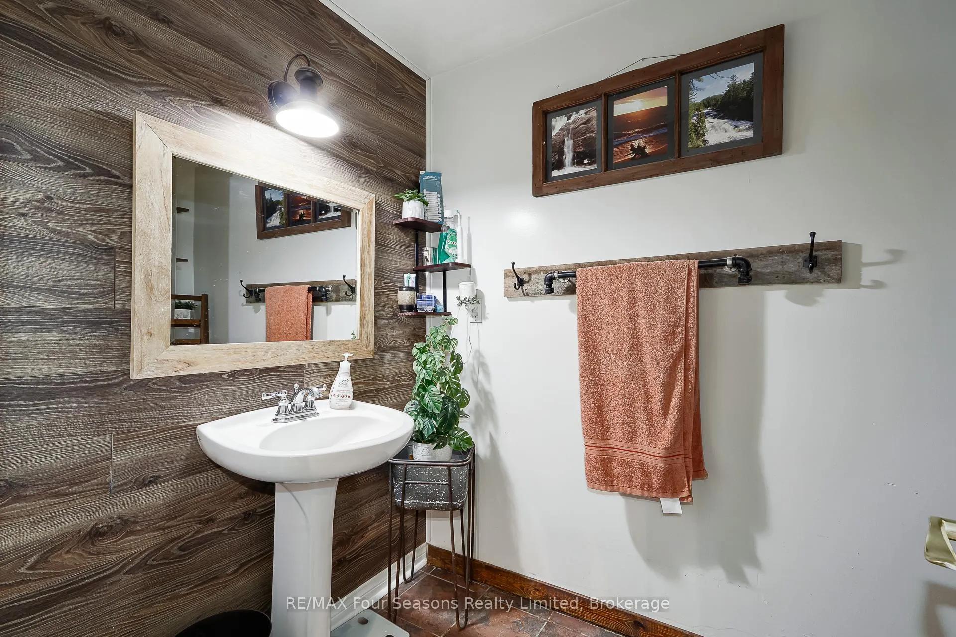 Photo 27 of 228 Centre Street, Clearview, Stayner — HOMEH