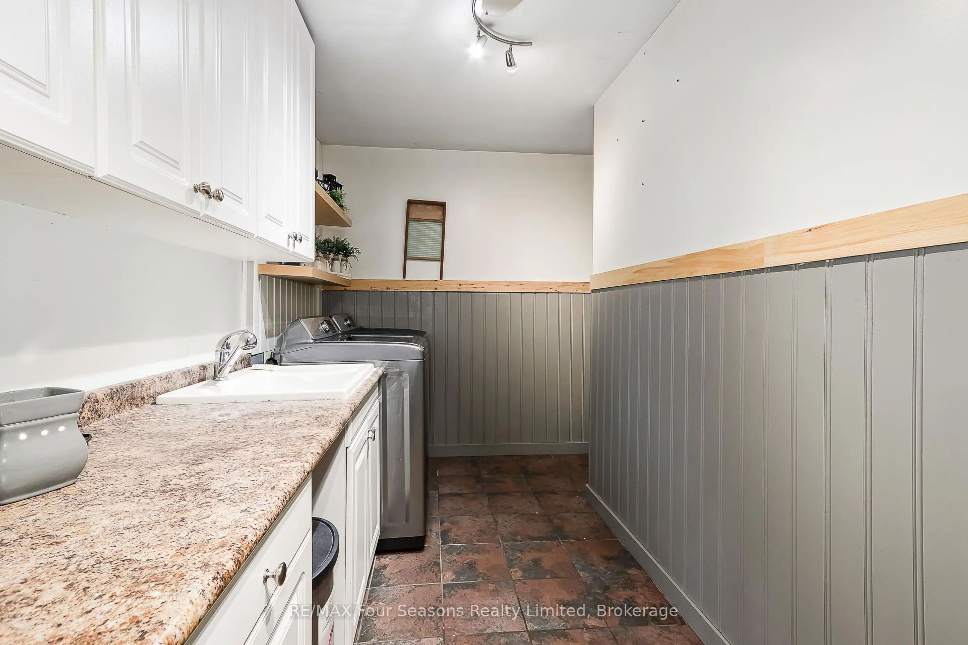 Photo 34 of 228 Centre Street, Clearview, Stayner — HOMEH
