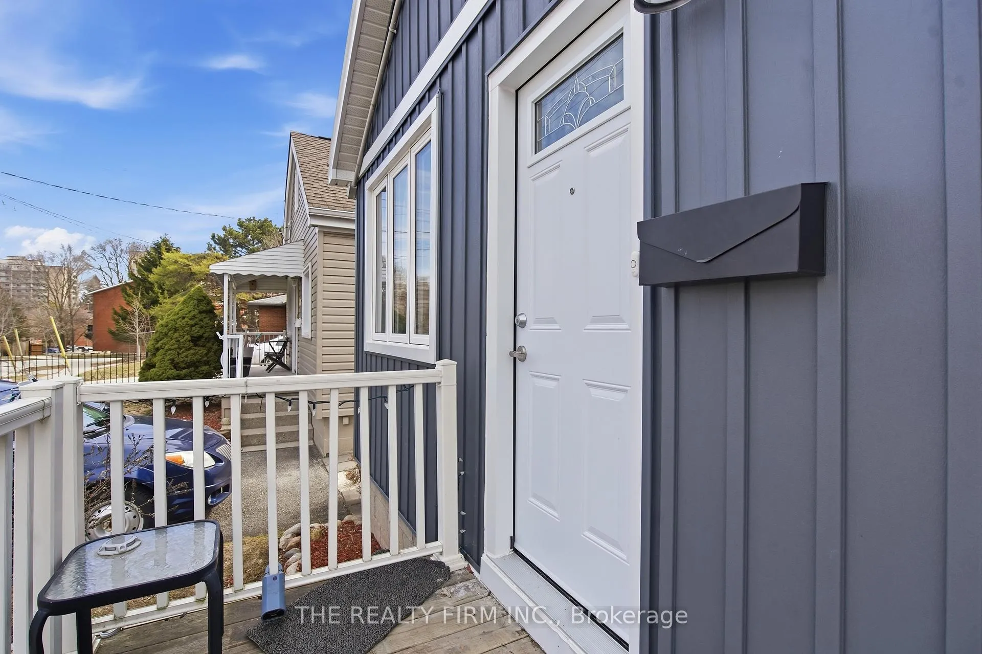 Photo 5 of 119 Connaught Avenue, London, East G — HOMEH