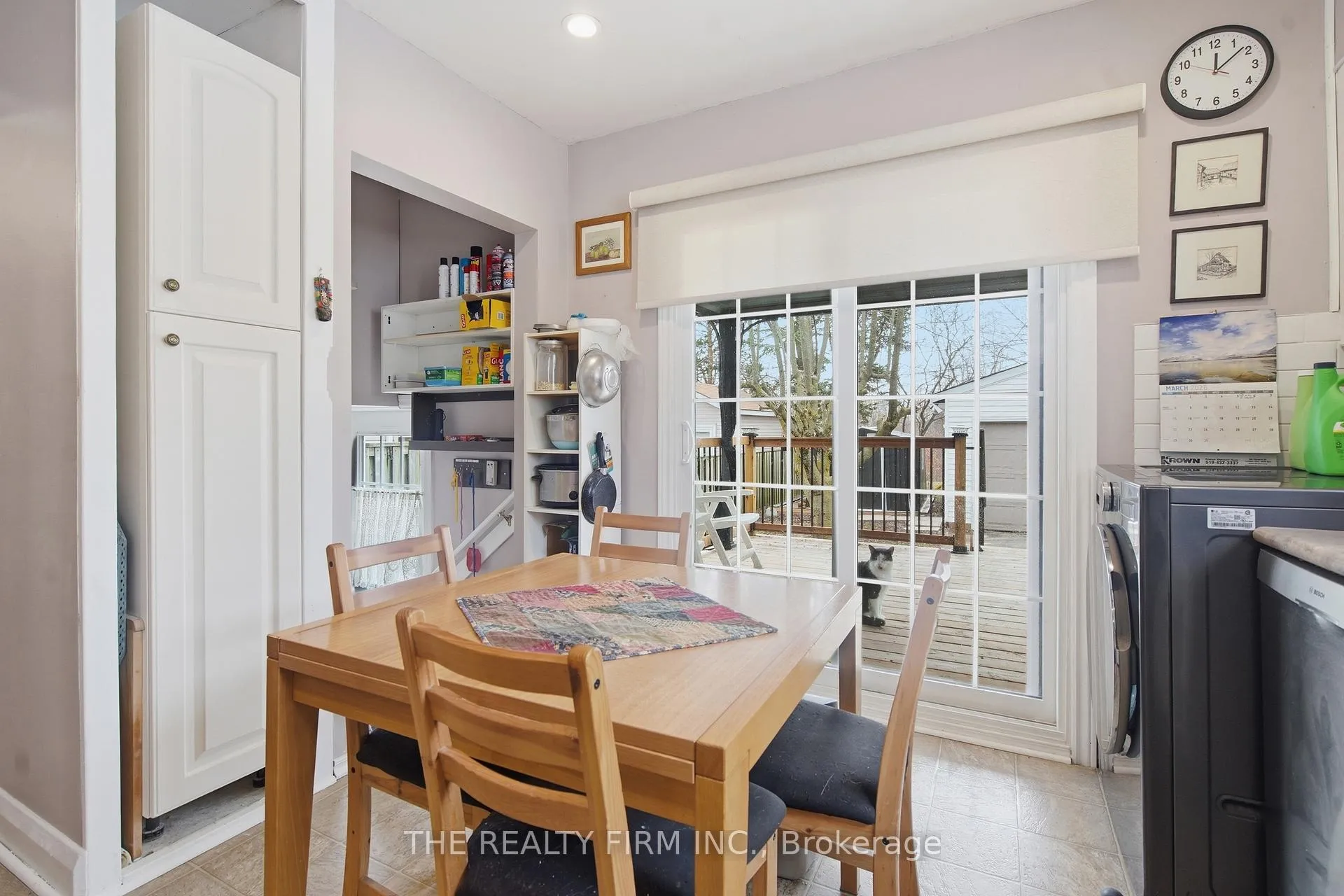 Photo 17 of 119 Connaught Avenue, London, East G — HOMEH