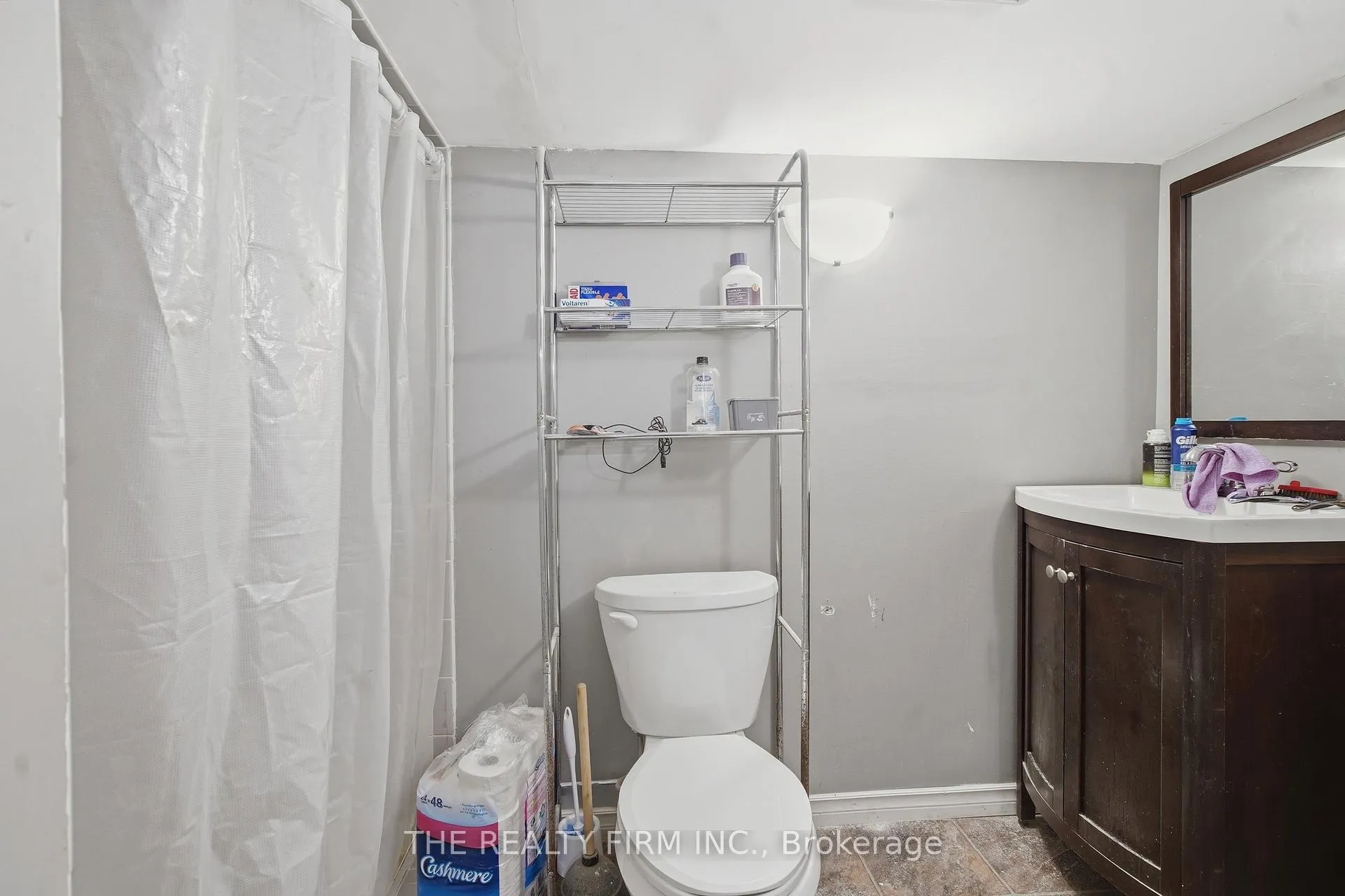 Photo 25 of 119 Connaught Avenue, London, East G — HOMEH