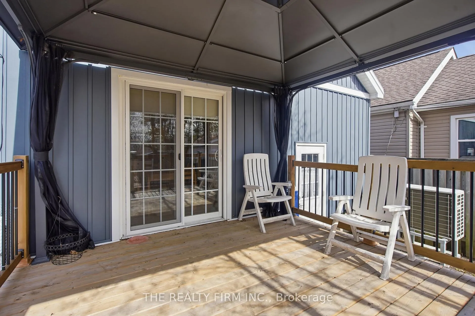Photo 29 of 119 Connaught Avenue, London, East G — HOMEH