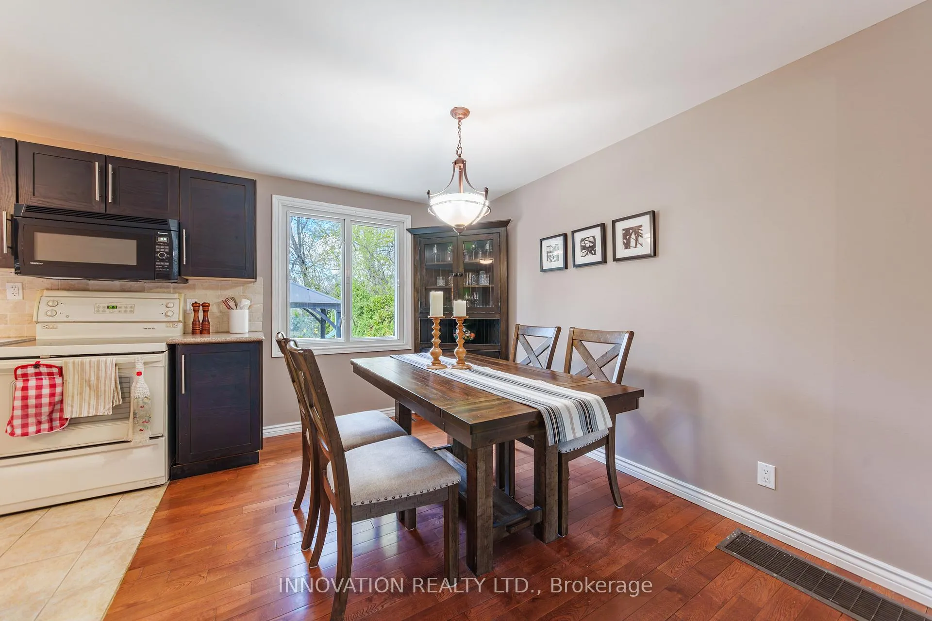 Photo 9 of 25 King Street, Ottawa, Richmond — HOMEH