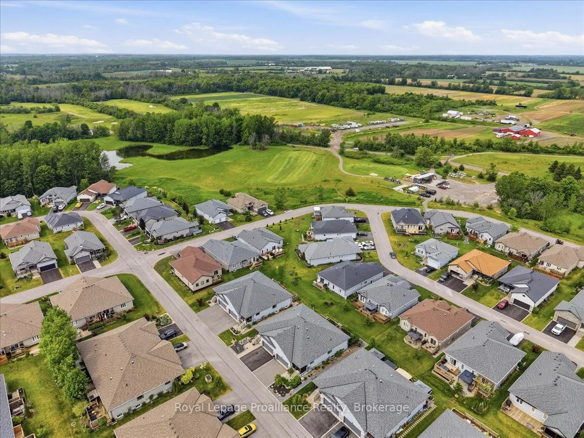 Photo 41 of 61 Conger Drive, Prince Edward County, Wellington Ward — HOMEH
