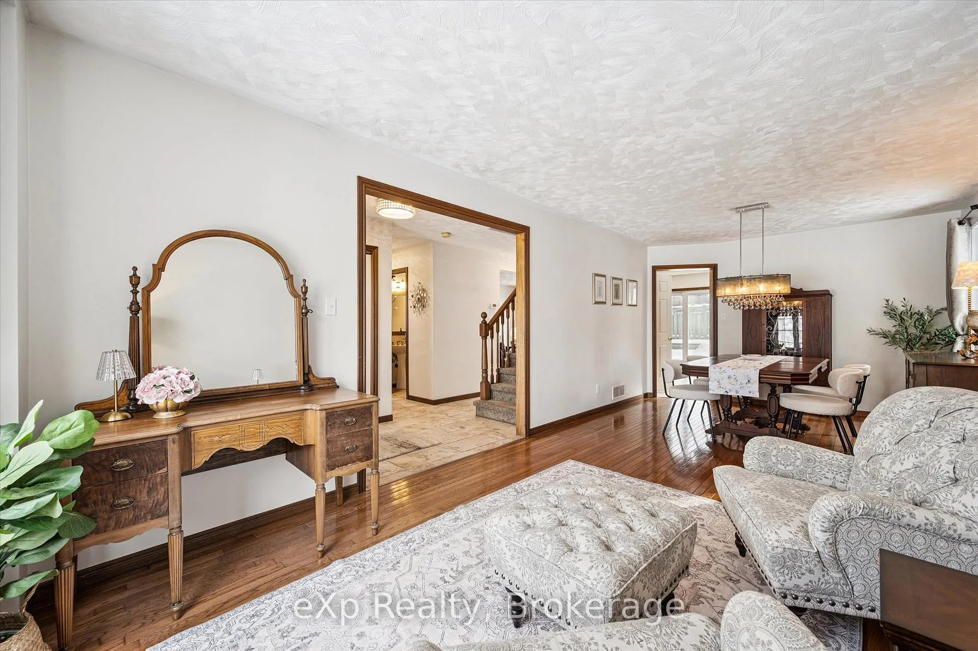 Photo 7 of 39 Celia Crescent, Guelph, Dovercliffe Park/Old University — HOMEH