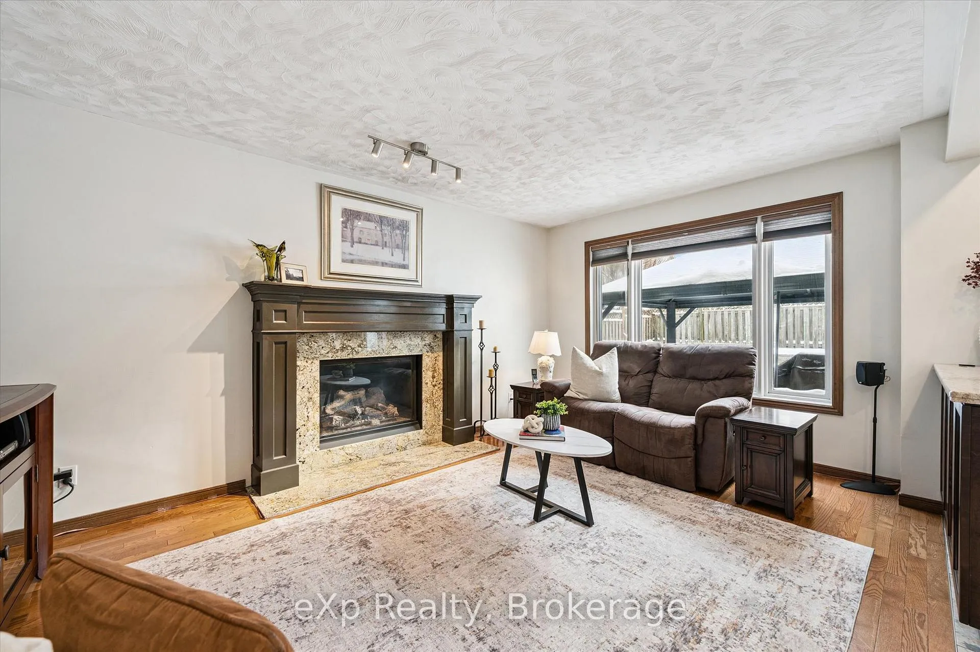Photo 11 of 39 Celia Crescent, Guelph, Dovercliffe Park/Old University — HOMEH