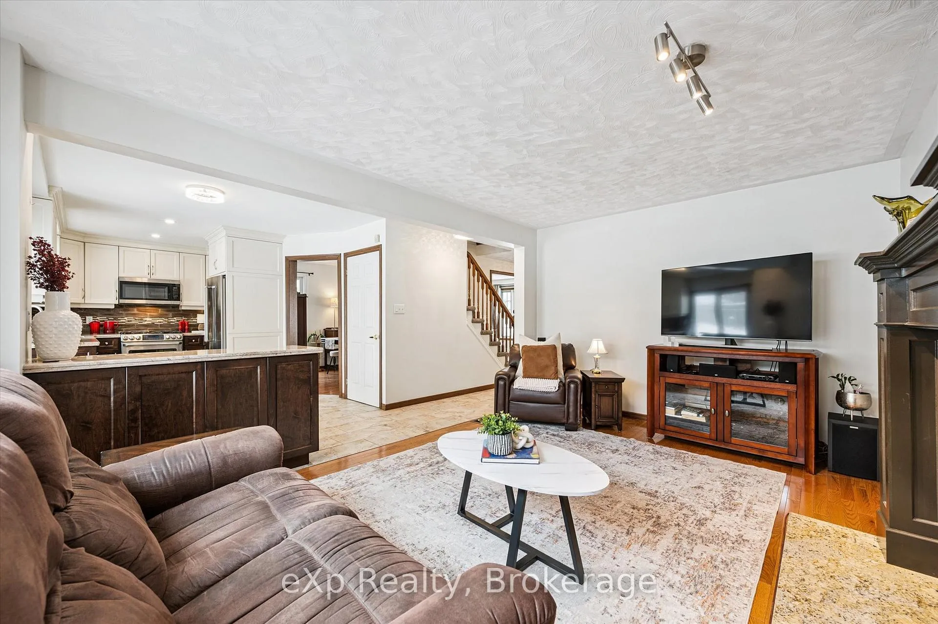 Photo 12 of 39 Celia Crescent, Guelph, Dovercliffe Park/Old University — HOMEH