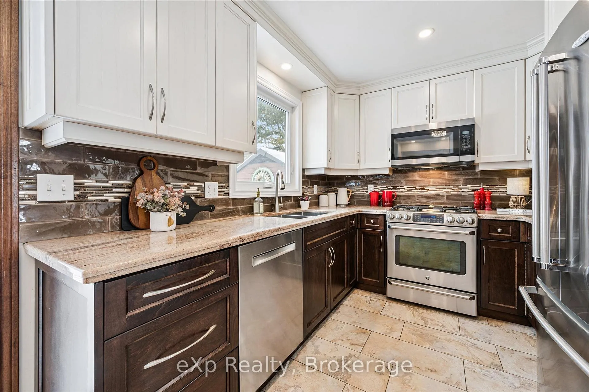 Photo 14 of 39 Celia Crescent, Guelph, Dovercliffe Park/Old University — HOMEH