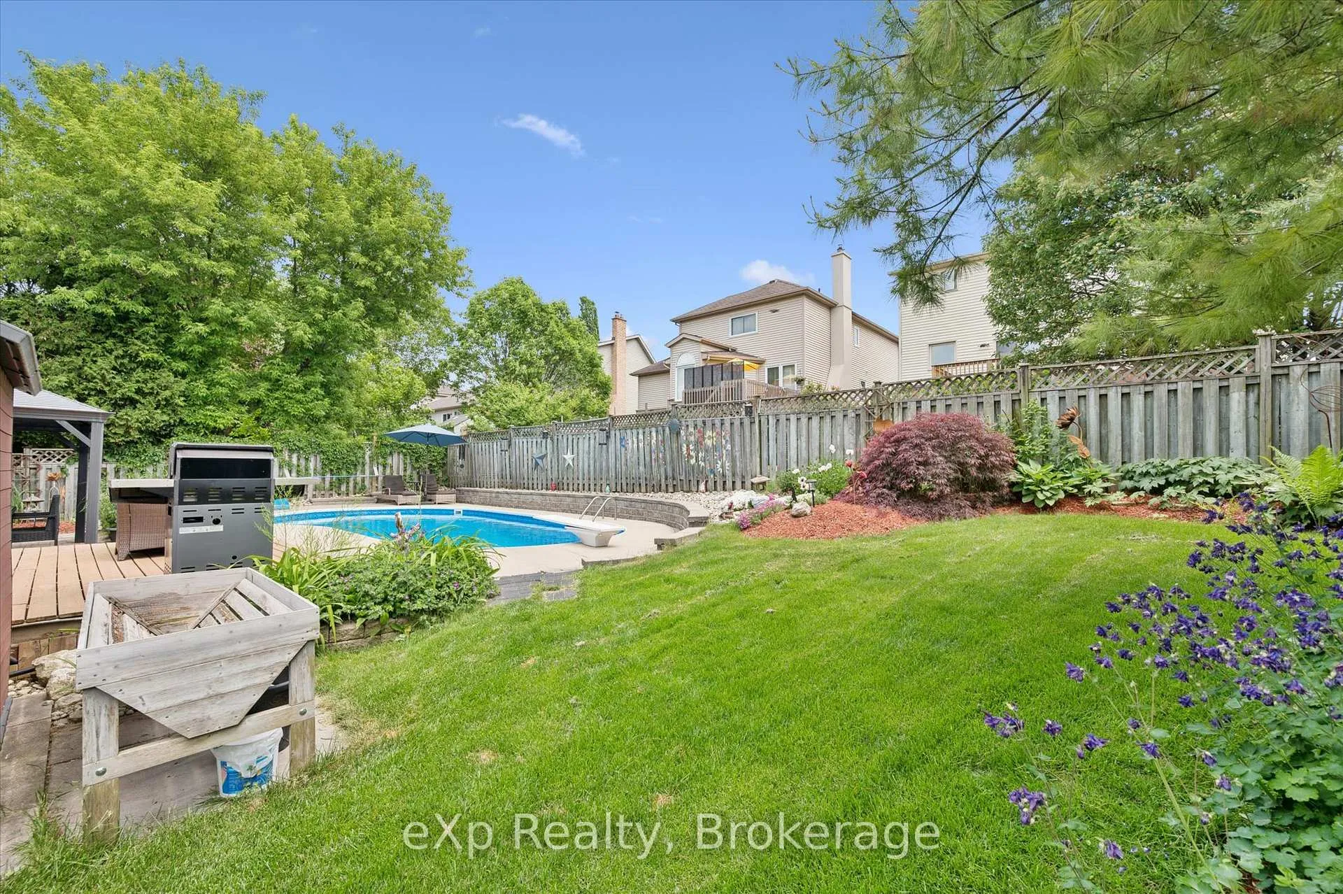Photo 36 of 39 Celia Crescent, Guelph, Dovercliffe Park/Old University — HOMEH