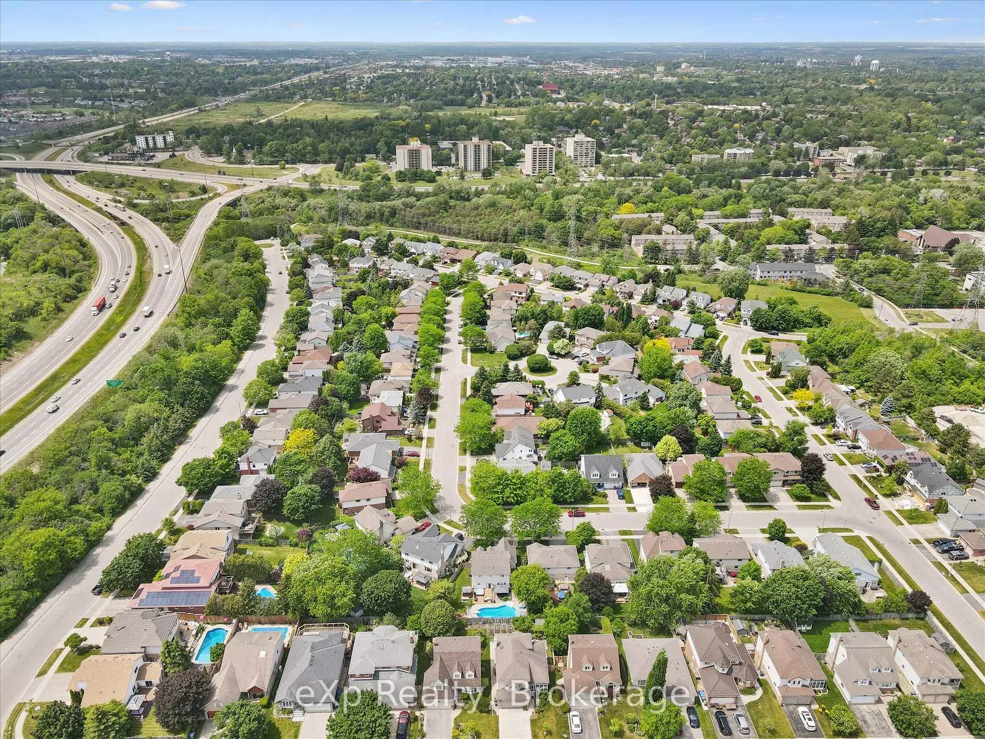 Photo 41 of 39 Celia Crescent, Guelph, Dovercliffe Park/Old University — HOMEH