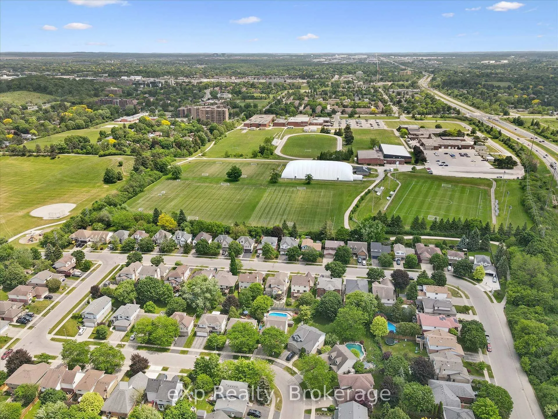 Photo 42 of 39 Celia Crescent, Guelph, Dovercliffe Park/Old University — HOMEH