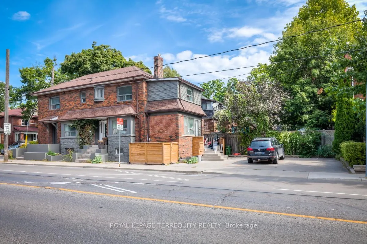 Photo 5 of Unit 2, 135 Jane Street, Toronto, Runnymede-Bloor West Village — HOMEH