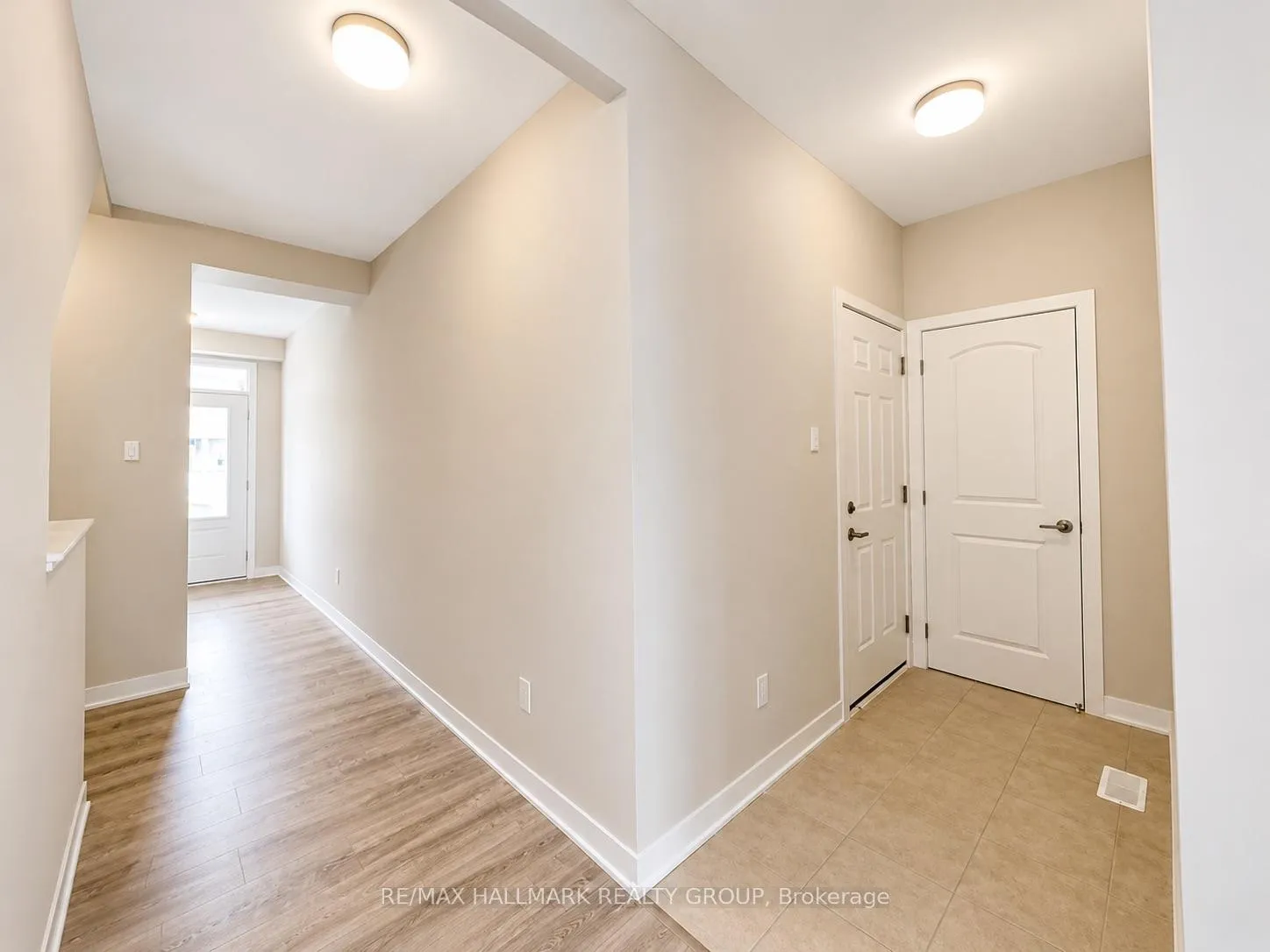 Photo 4 of 27 Pumice Place, Ottawa, Barrhaven - Half Moon Bay — HOMEH