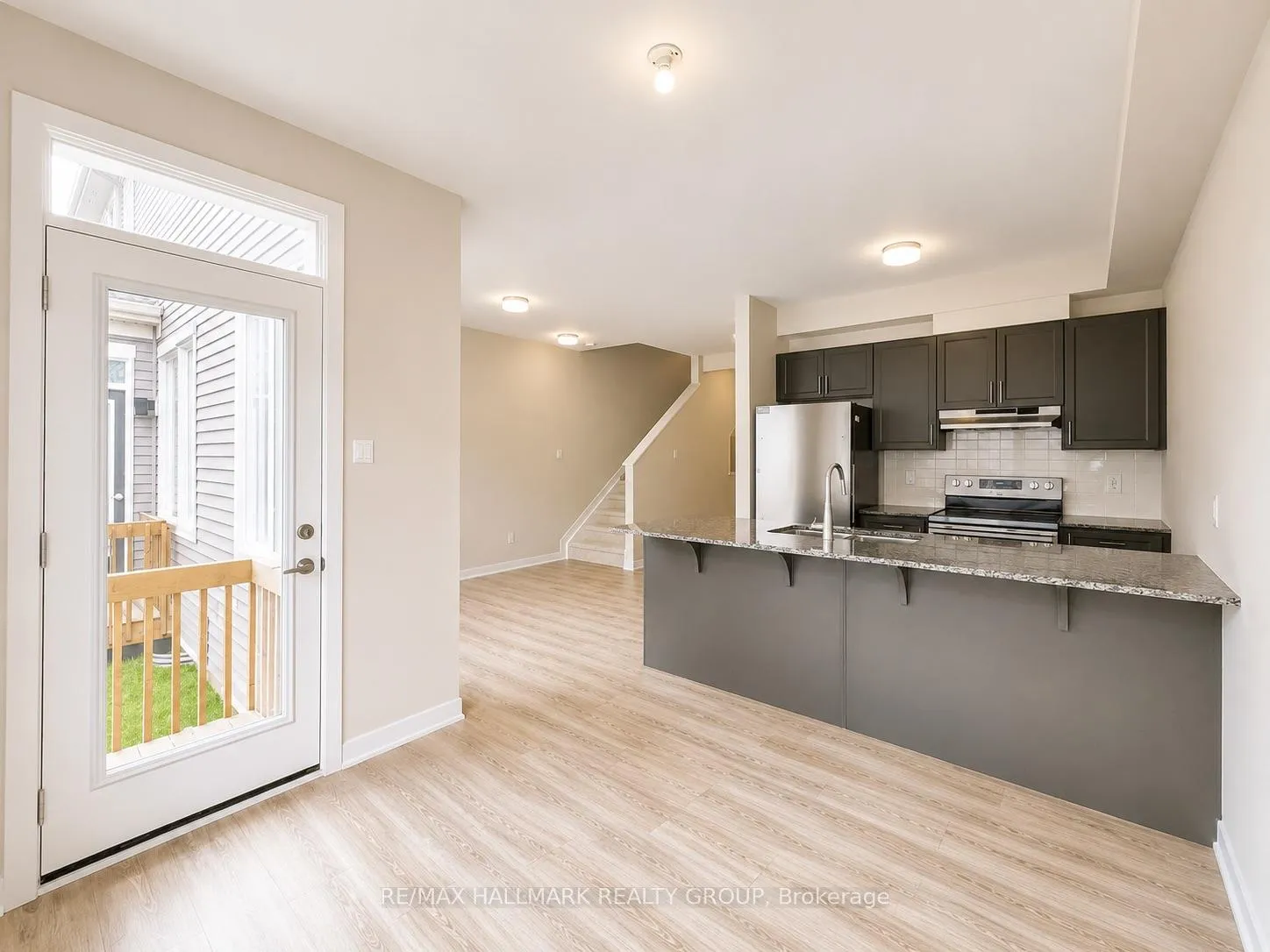 Photo 6 of 27 Pumice Place, Ottawa, Barrhaven - Half Moon Bay — HOMEH