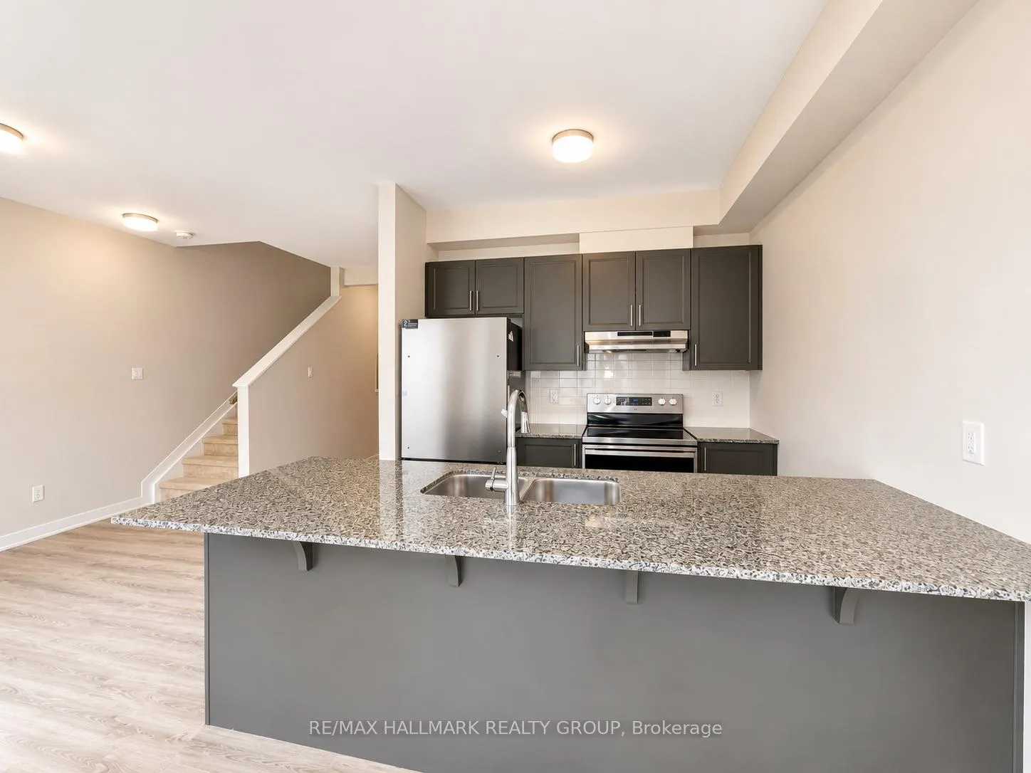 Photo 9 of 27 Pumice Place, Ottawa, Barrhaven - Half Moon Bay — HOMEH