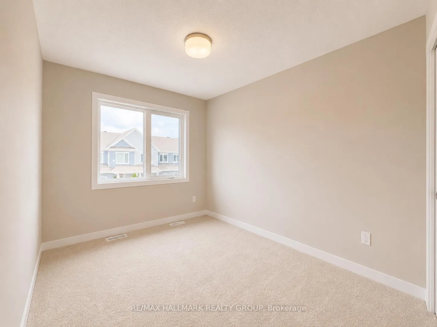 Photo 14 of 27 Pumice Place, Ottawa, Barrhaven - Half Moon Bay — HOMEH