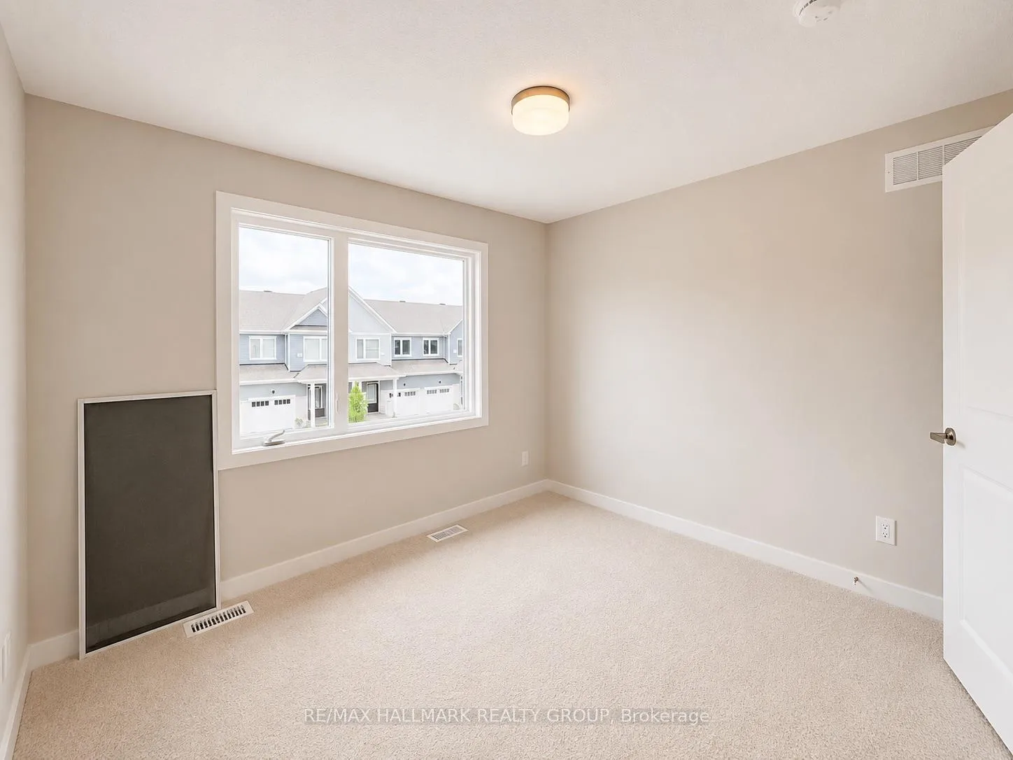 Photo 15 of 27 Pumice Place, Ottawa, Barrhaven - Half Moon Bay — HOMEH