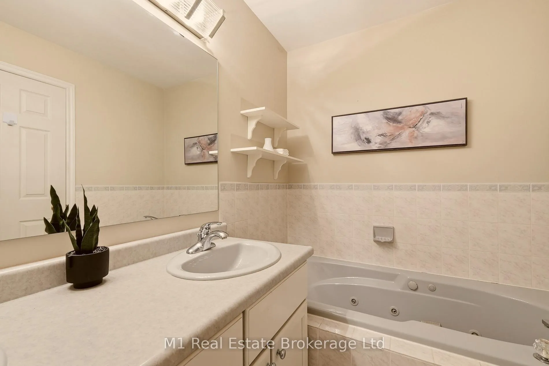 Photo 21 of 56 Wellington Drive, Centre Wellington, Elora/Salem — HOMEH