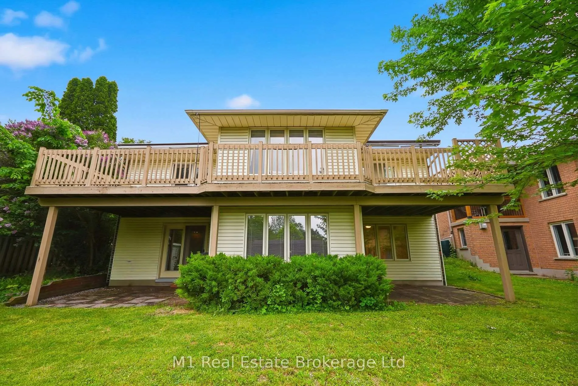 Photo 37 of 56 Wellington Drive, Centre Wellington, Elora/Salem — HOMEH