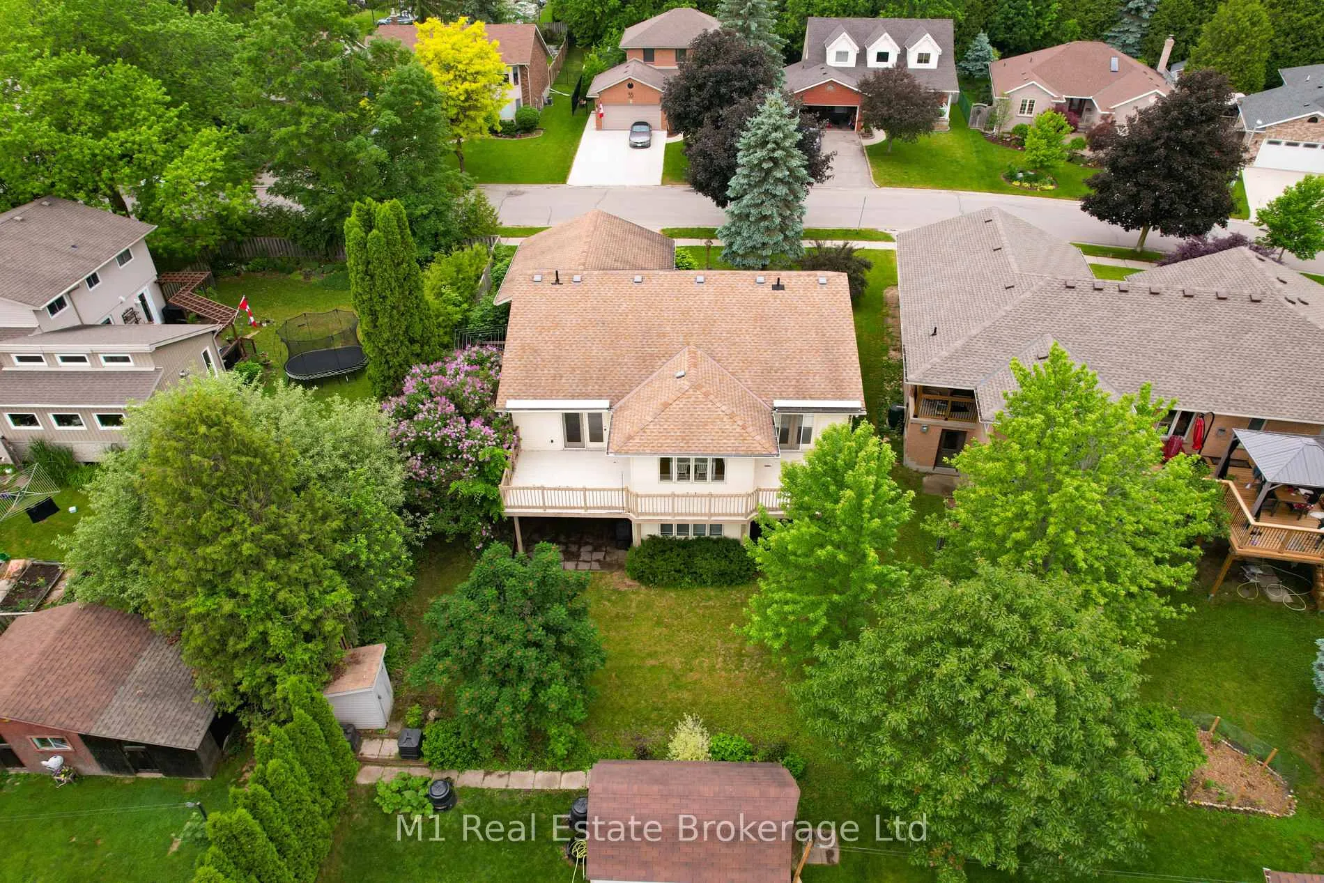 Photo 38 of 56 Wellington Drive, Centre Wellington, Elora/Salem — HOMEH