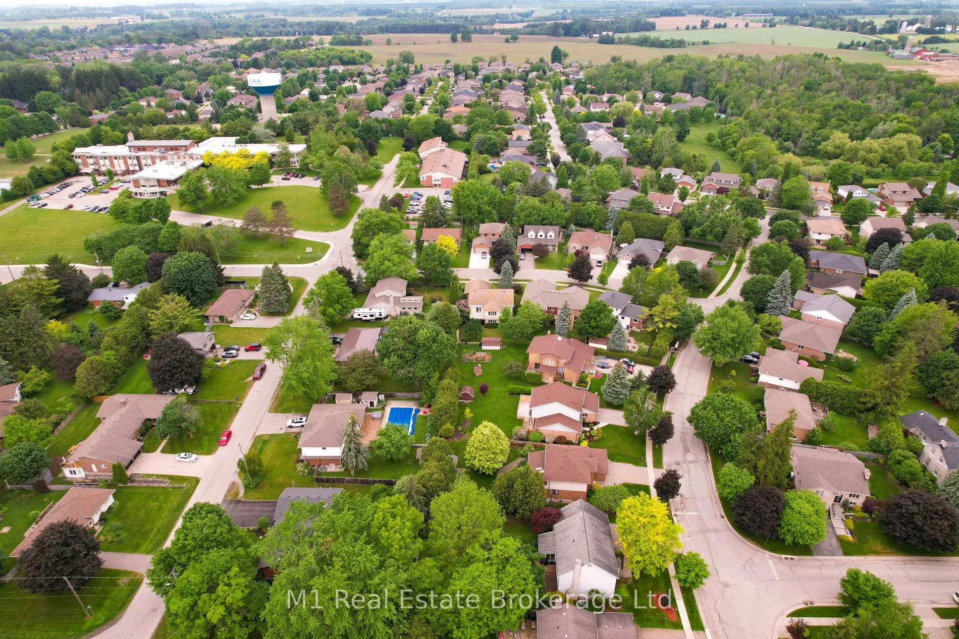 Photo 39 of 56 Wellington Drive, Centre Wellington, Elora/Salem — HOMEH