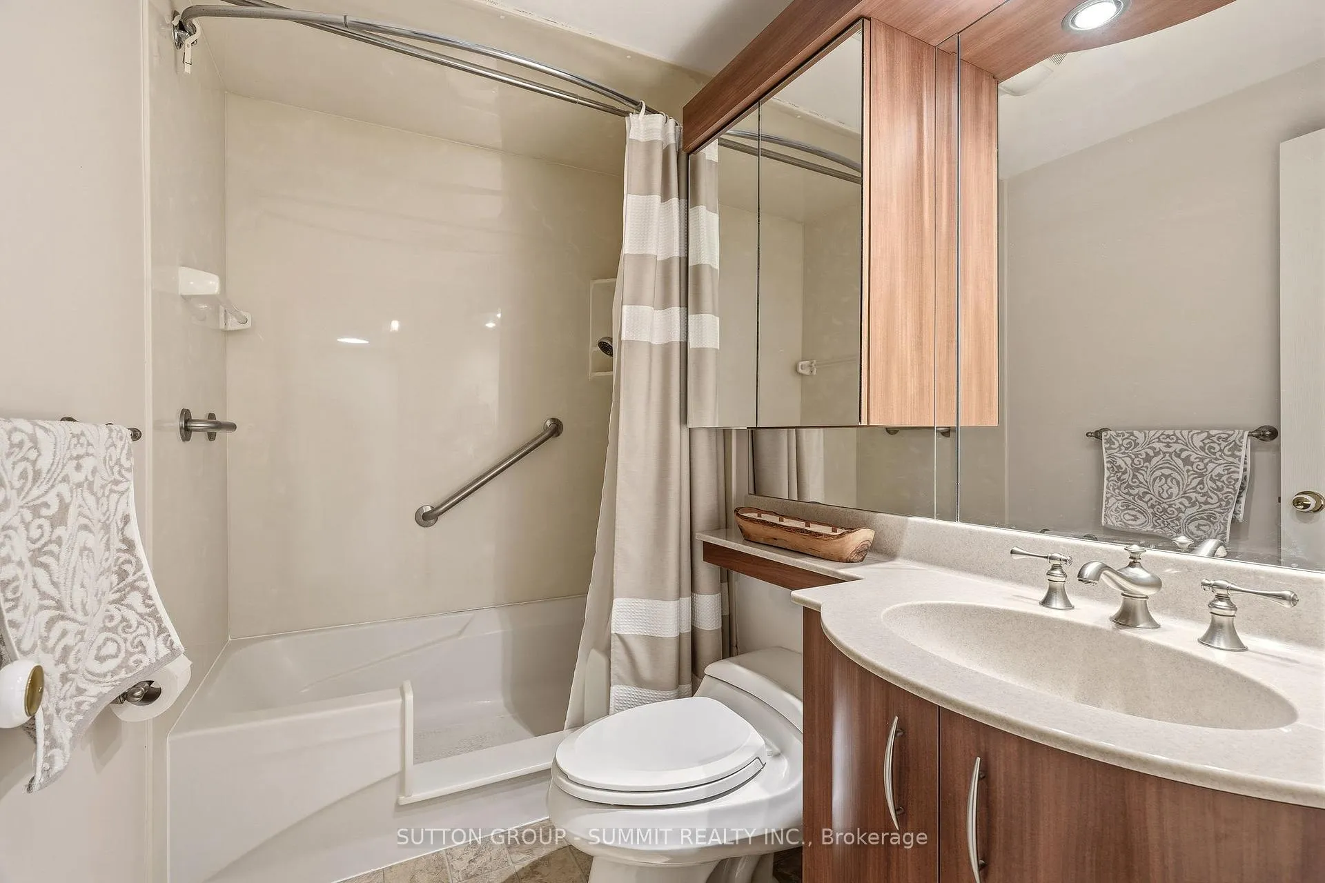 Photo 16 of 570 Forestwood Crescent, Burlington, Appleby — HOMEH