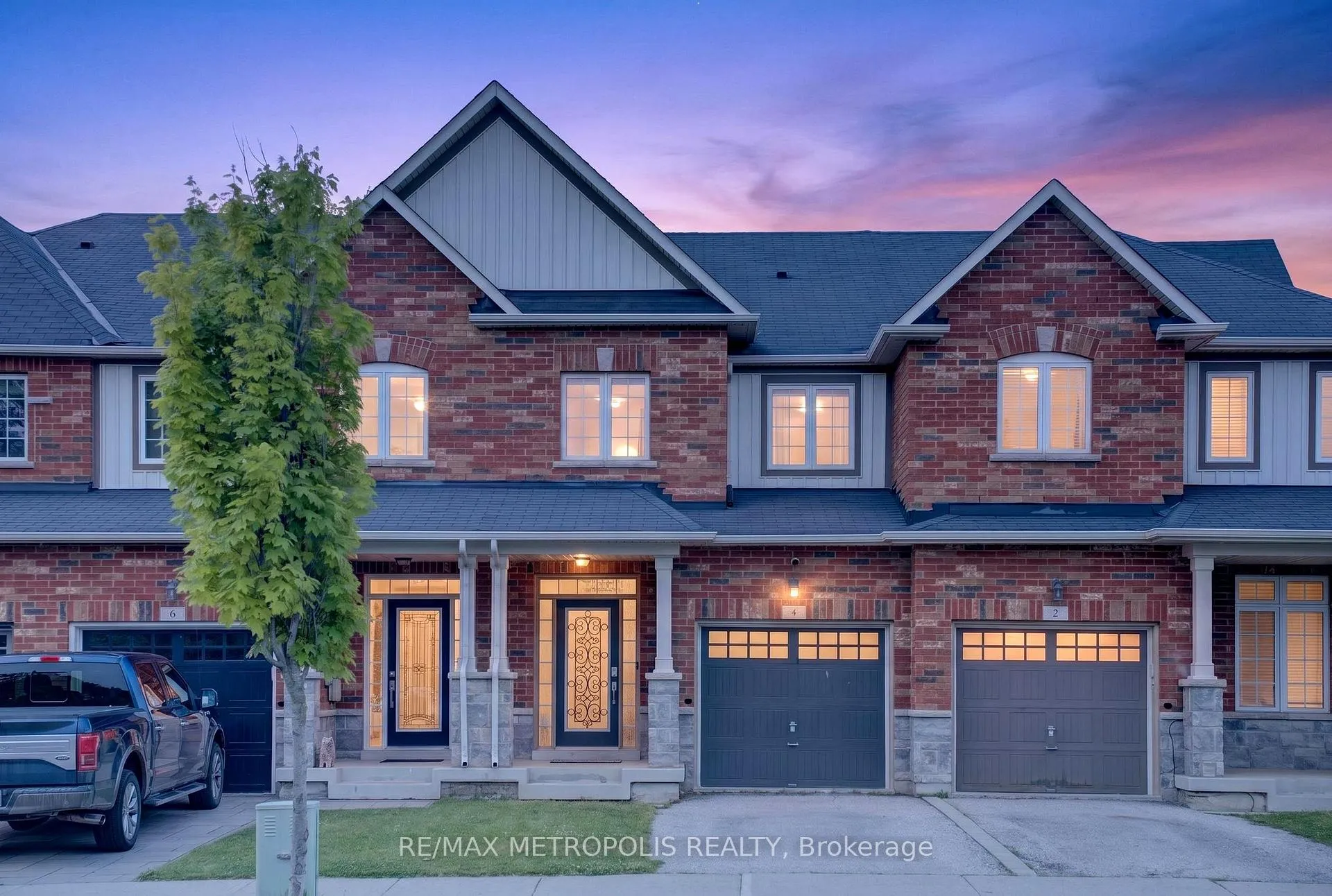 Photo 2 of 4 Cole Street, Hamilton, Waterdown — HOMEH