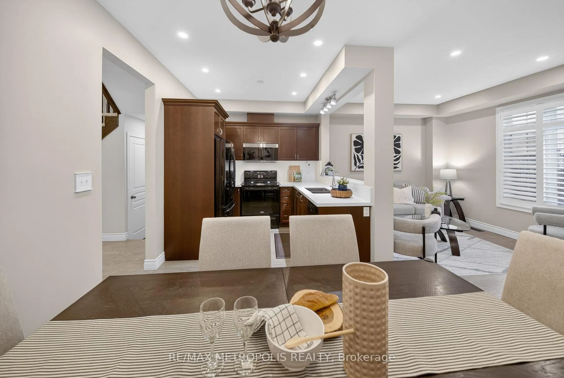 Photo 13 of 4 Cole Street, Hamilton, Waterdown — HOMEH
