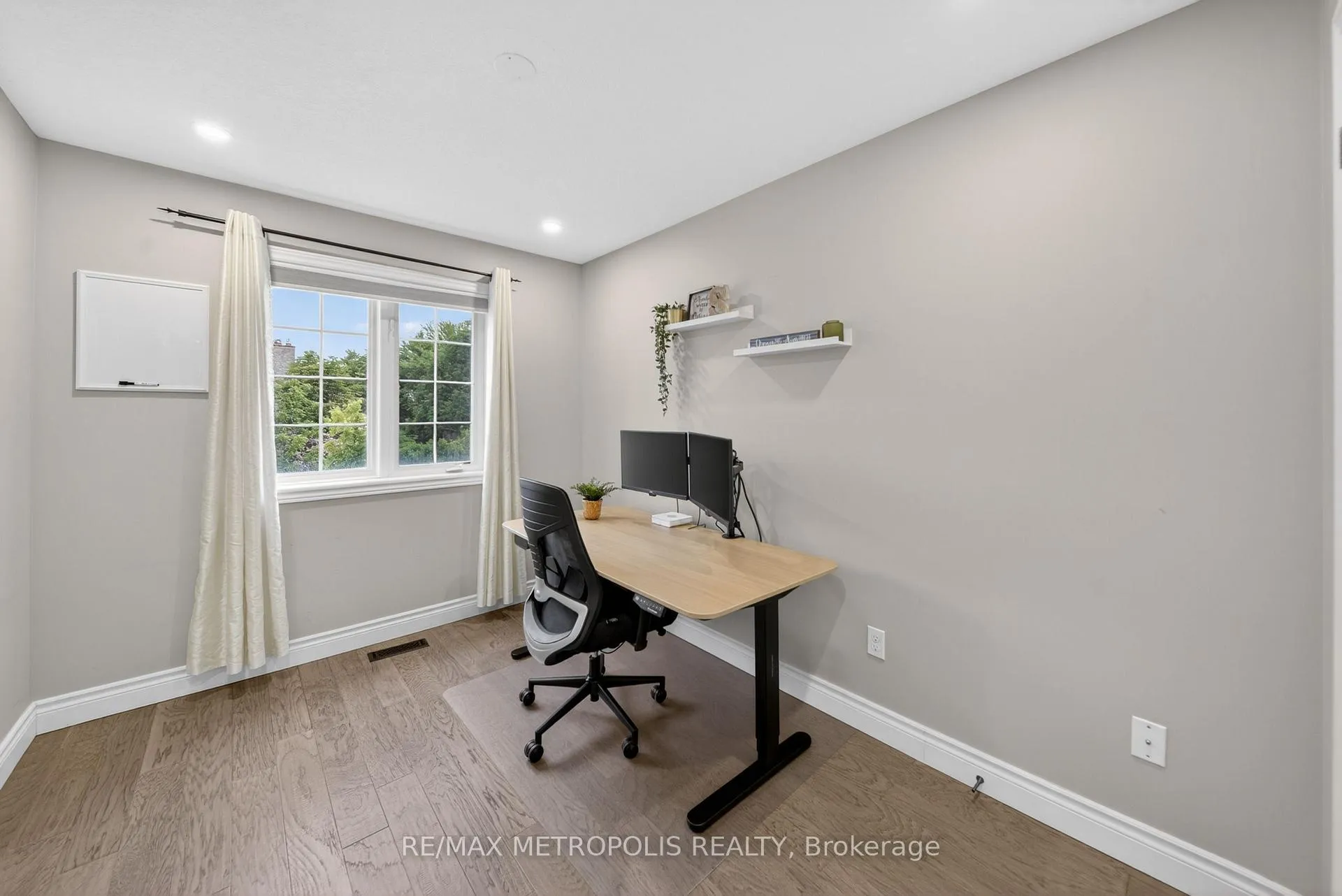 Photo 23 of 4 Cole Street, Hamilton, Waterdown — HOMEH