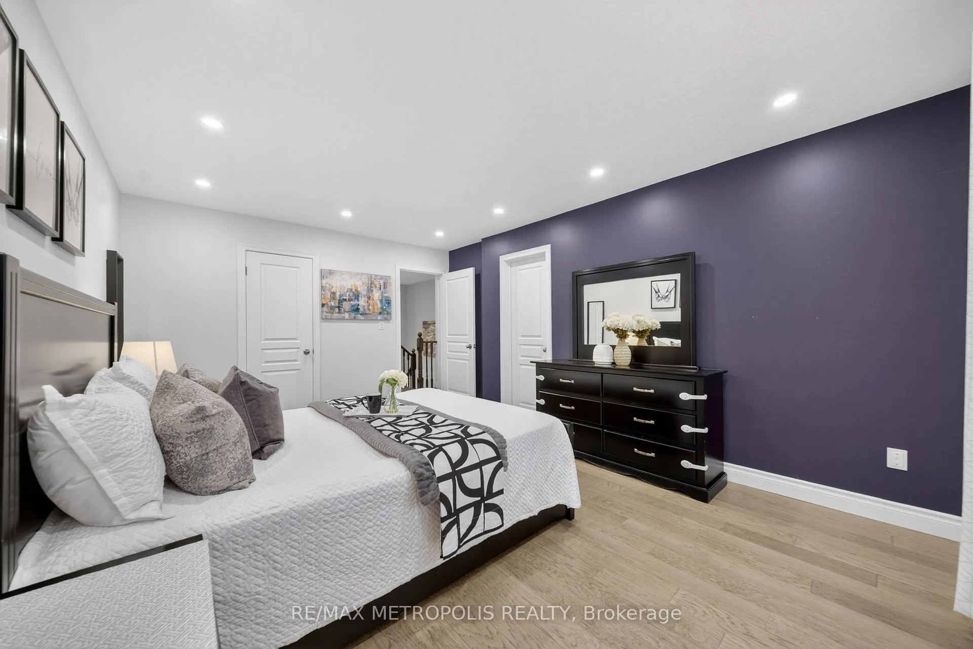 Photo 31 of 4 Cole Street, Hamilton, Waterdown — HOMEH